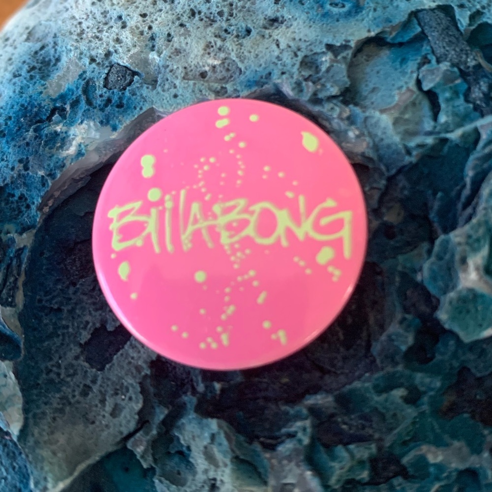 Billabong | Y2K Accessory Pin